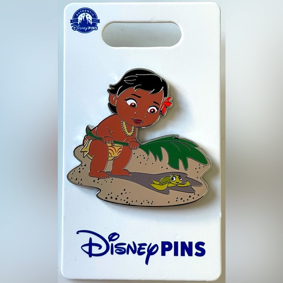 Disney Baby Moana with Baby Turtle 🐢 Pin - New and so adorable 🥰 - Picture 1 of 4